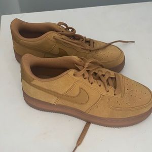 Nike air forces - beige! Never worn them!!!